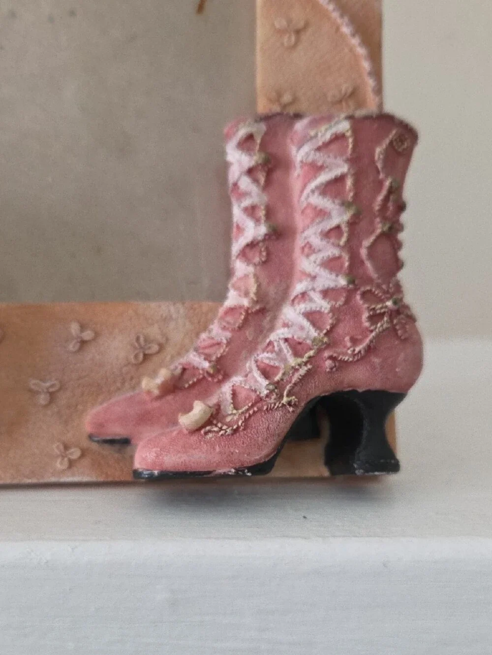 Vintage Ceramic Victorian Boot, Hat & Bag Photo Frame